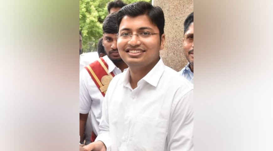 அந்த இரண்டுல ஒன்றை நீக்கிடுங்க!: எலெக்‌ஷன் கமிஷனின் கறார் ஆர்டர்