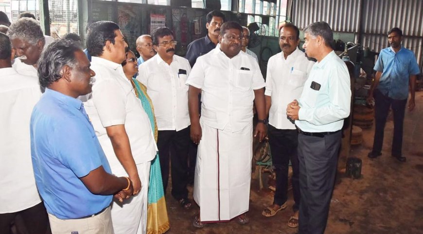 கனமழையால் 4 மாவட்ட பேருந்து பணிமனைகளில் ரூ.10 கோடி  சேதம்