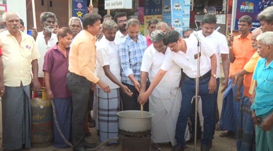 நெல்லையில் கூலி உயர்வு கேட்டு கஞ்சி தொட்டி திறக்கும் போராட்டம் நடத்திய தொழிலாளர்கள்