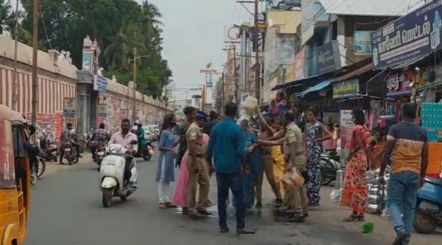கும்பகோணம்: பணம் கேட்டு மிரட்டல்  - போலீஸ் விசாரித்தபோது  தீக்குளிக்க முயன்ற  திருநங்கை