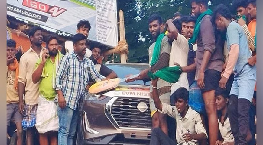 பாலமேடு ஜல்லிக்கட்டில் பிரபாகரன் முதலிடம்-கார் பரிசளிப்பு