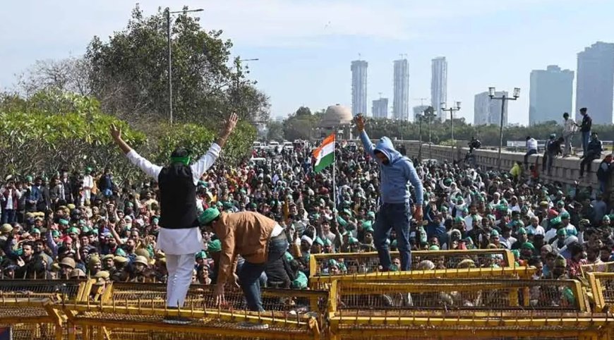 டெல்லி எல்லைகளுக்கு சீல் வைப்பு.. இரவோடு இரவாக கான்கிரீட் தடுப்புச் சுவர்கள் அமைப்பு...