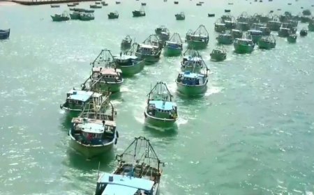 ராமேஸ்வரம் மீனவர்கள் மீது நடுக்கடலில் தாக்குதல்.. இலங்கை கடற்படை மீண்டும் அட்டூழியம்.. இதற்கு முடிவே இல்லையா? 