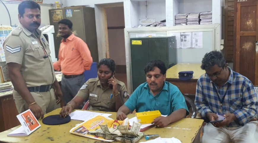 பணத்தை வீசிவிட்டு பறந்தோடிய கும்பல்...  பறக்கும் படை அதிரடி...
