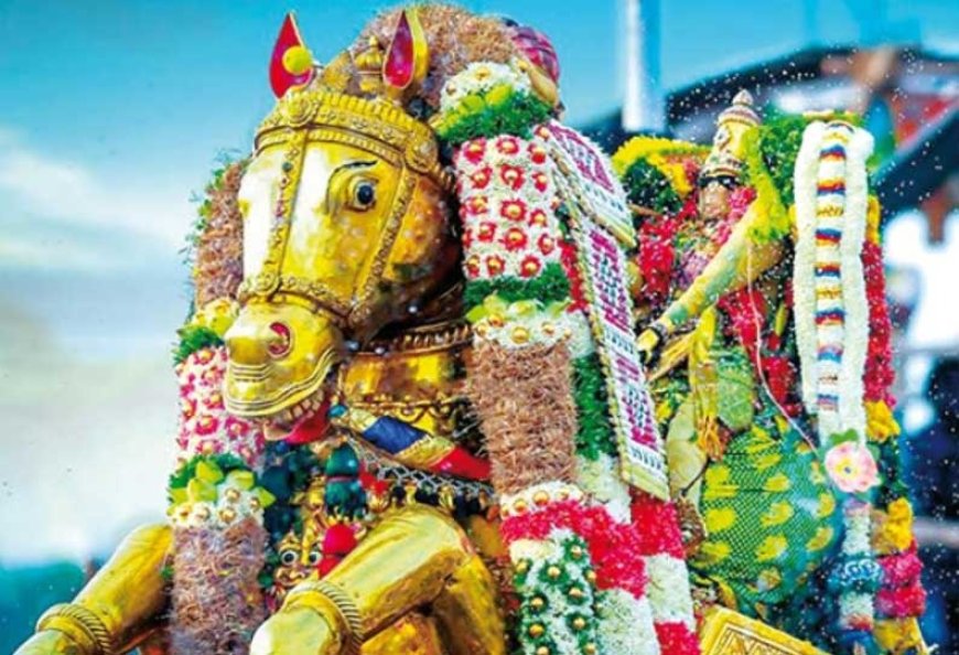 பச்சைப் பட்டுடுத்தி வைகையில் இறங்கினார் கள்ளழகர்.. மதுரையில் எங்கும் எதிரொலித்த கோவிந்தா முழக்கம்