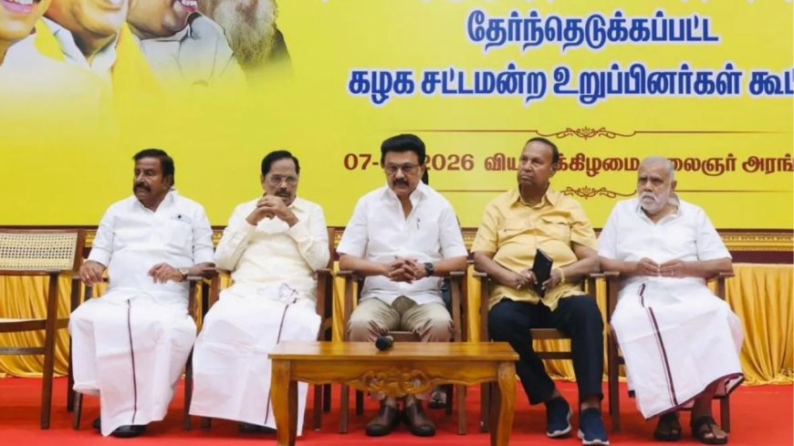 அதிமுக ஆட்சிக்கு ஆதரவு ? அண்ணா அறிவாலயத்தில் நிர்வாகிகளுடன் ஸ்டாலின் அவசர ஆலோசனை 