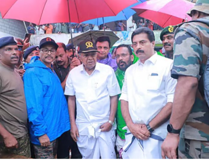 வயநாட்டில் பினராயி விஜயன் ஆய்வு... மீட்புப் பணிகள் குறித்து அதிகாரிகளுடன் ஆலோசனை...